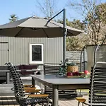 Semesterbostad 4 Bedroom Stunning In Vaeggerlose Bøtø By