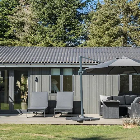 4 Bedroom Stunning In Vaeggerlose Bøtø By