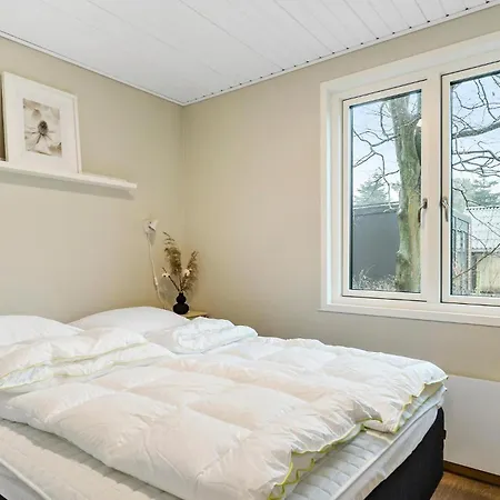4 Bedroom Stunning In Vaeggerlose 別荘 Bøtø By