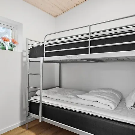4 Bedroom Stunning In Vaeggerlose Bøtø By