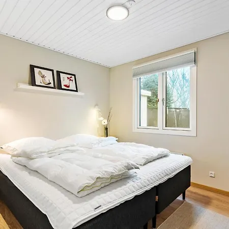 4 Bedroom Stunning In Vaeggerlose Bøtø By