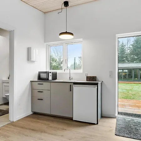 4 Bedroom Stunning In Vaeggerlose Vakantiehuis