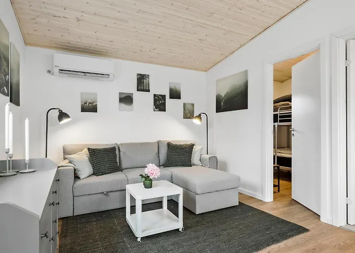 4 Bedroom Stunning In Vaeggerlose *