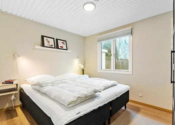 4 Bedroom Stunning In Vaeggerlose Bøtø By