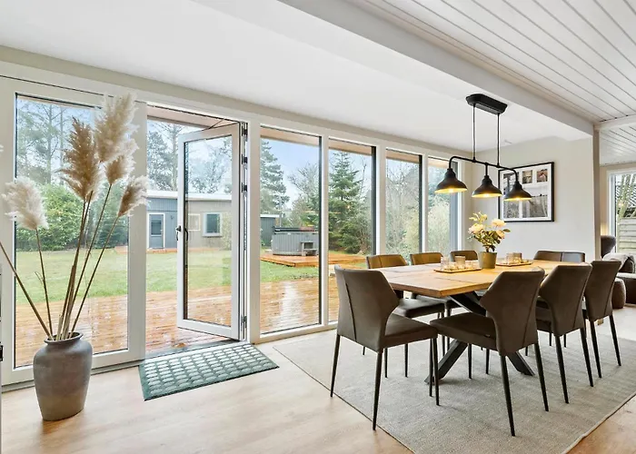 בית נופש 4 Bedroom Stunning In Vaeggerlose Bøtø By